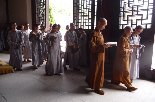 杭州佛学院师生到能仁寺参学(图2)