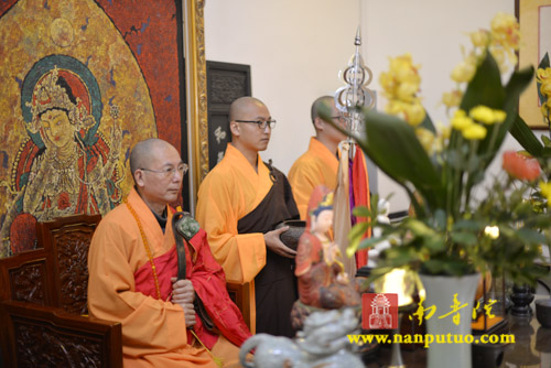 南普陀寺水陆胜会第三日 恭请首座了法法师上堂说法(图1) 南普陀寺水陆胜会第三日 恭请首座了法法师上堂说法(图1)