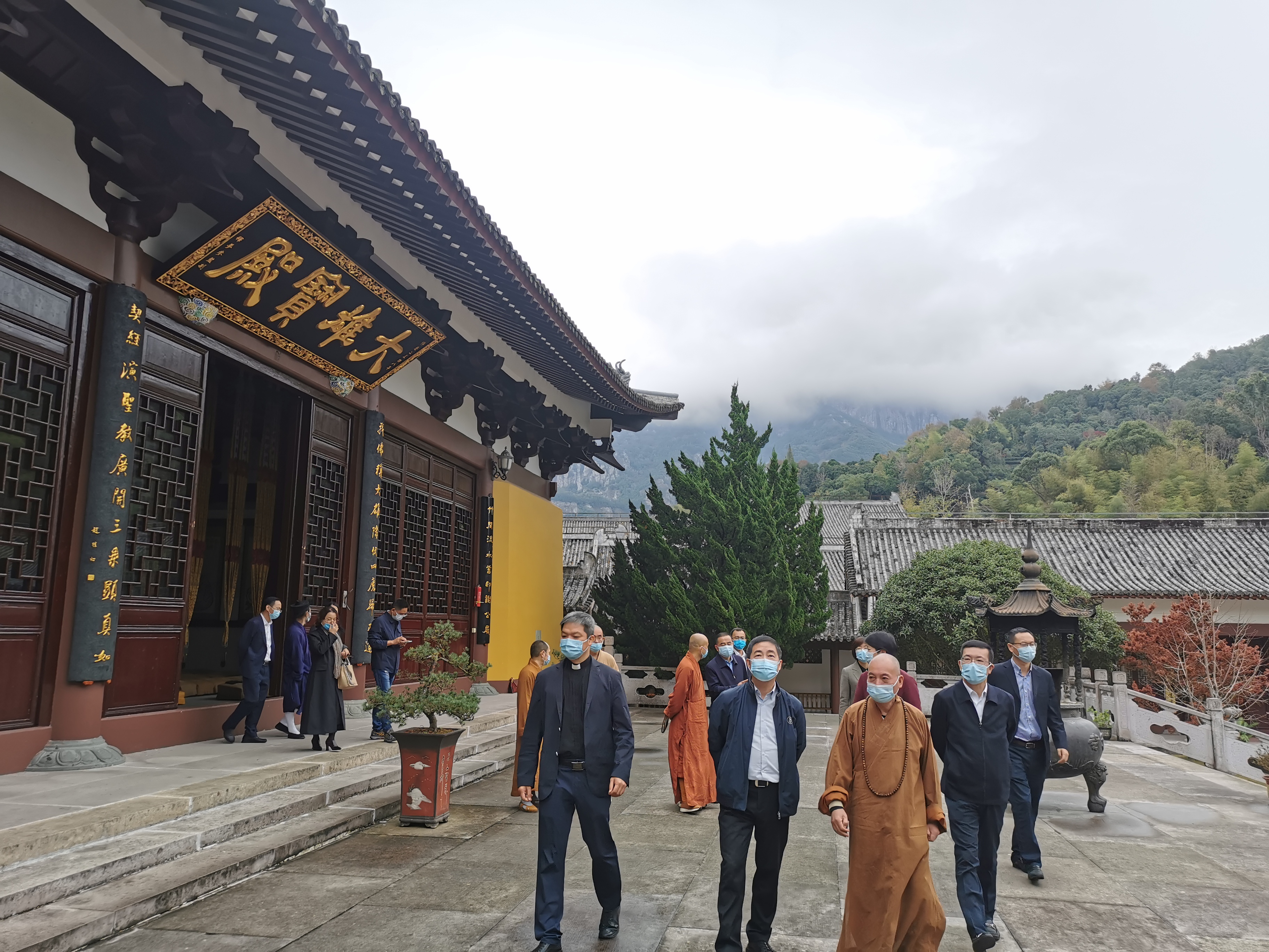 温州市政协副主席徐有平一行来雁荡山能仁寺调研(图4)
